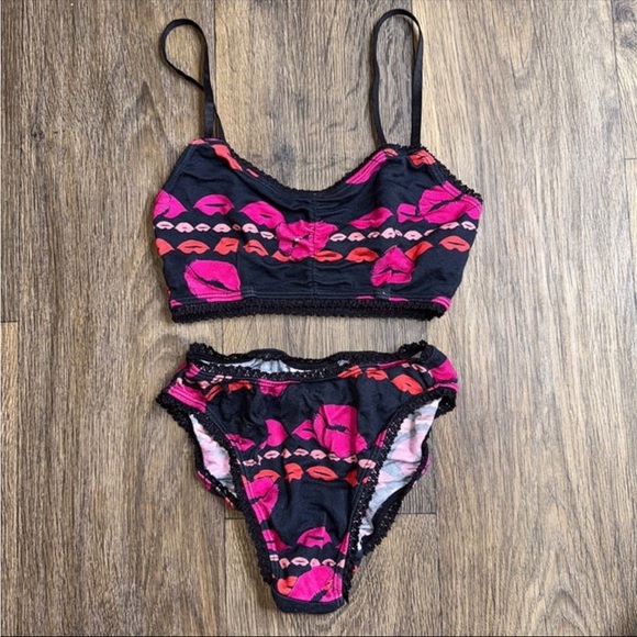 Her Pony Vintage - Kissing Lips Knickers + Bralette Set - Picture 1 of 1